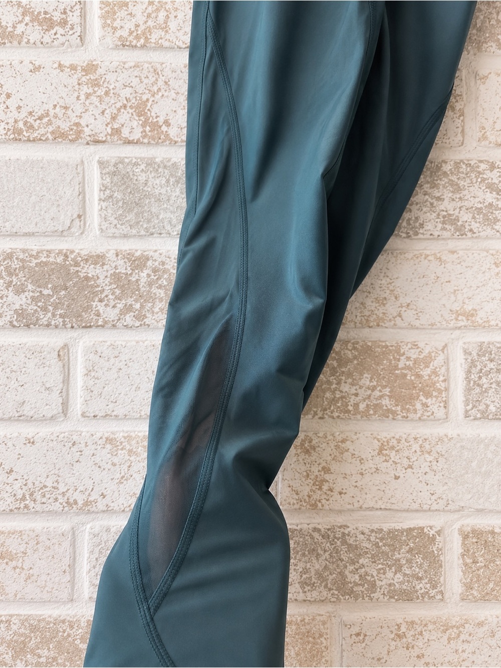 Vuori Hot Mesh Legging High Rise Discontinued 7/8 Leggings Teal Green S Sport - Picture 3 of 5